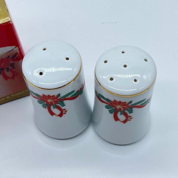 Tienshan/Fairfield Poinsettia & Ribbons Salt Pepper Shakers Festive Holiday - Picture 2 of 8